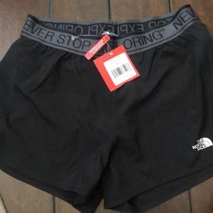 North Face Women’s run Shorts NWT